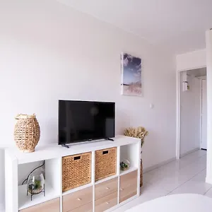 Appartement With Balcony At 7 Min From The, Bormes-les-Mimosas