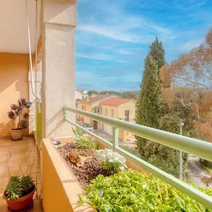 Appartement Joli 2 Pièces Avec Parking Gratuit Sur Place, Bormes-les-Mimosas