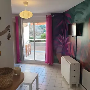 Appartement Idéal En Amoureux Rez De Jardin Proche, Bormes-les-Mimosas